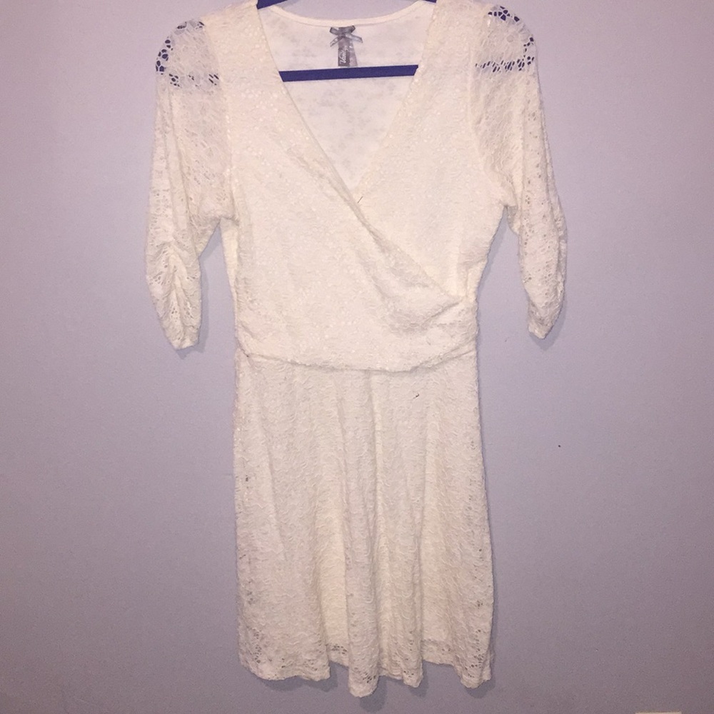 Short white lace vanity dress💕